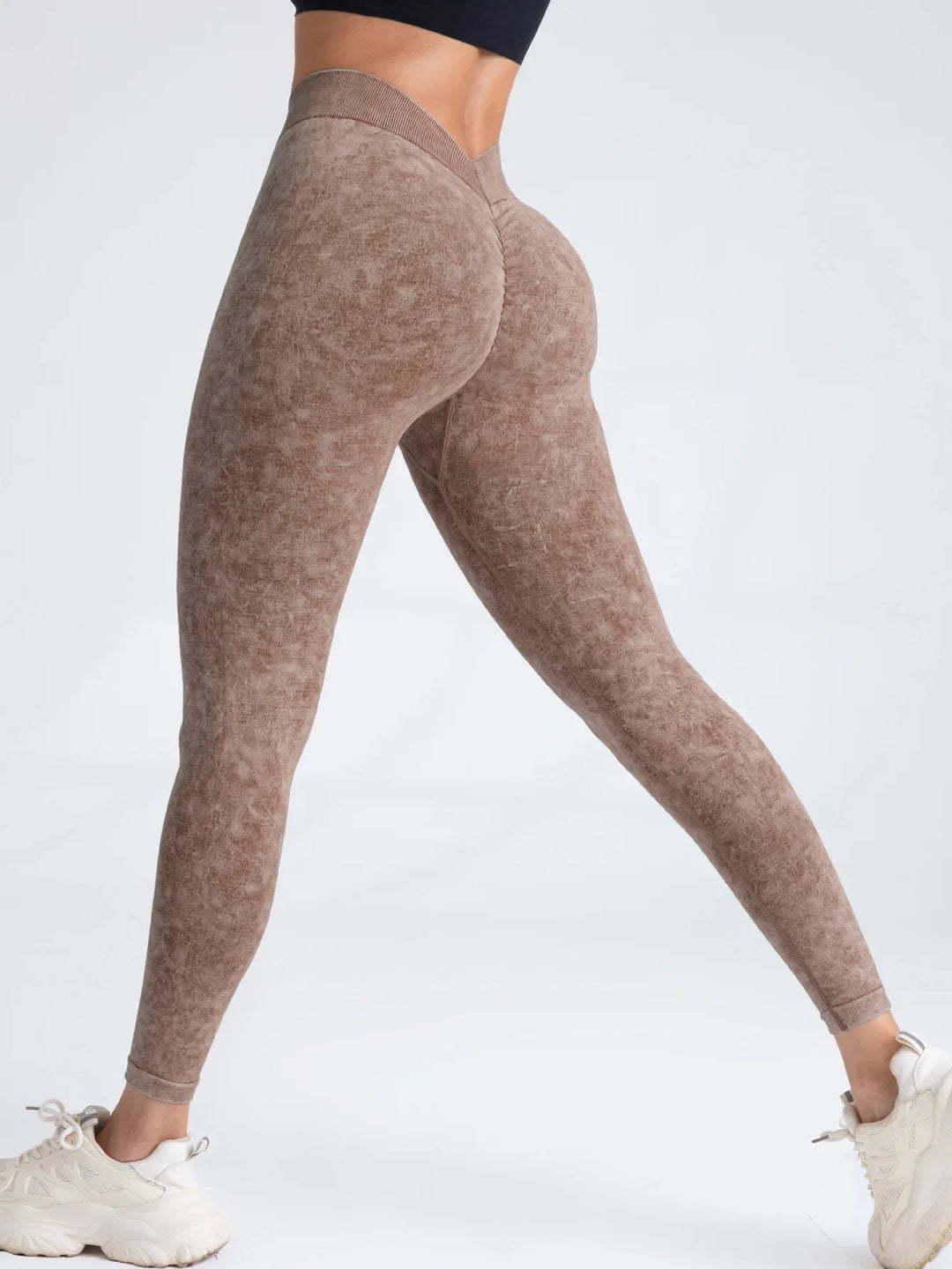 V-Back Scrunch Seamless Yoga Leggings – Push-Up Fit for Women