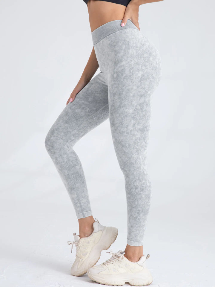 V-Back Scrunch Seamless Yoga Leggings – Push-Up Fit for Women