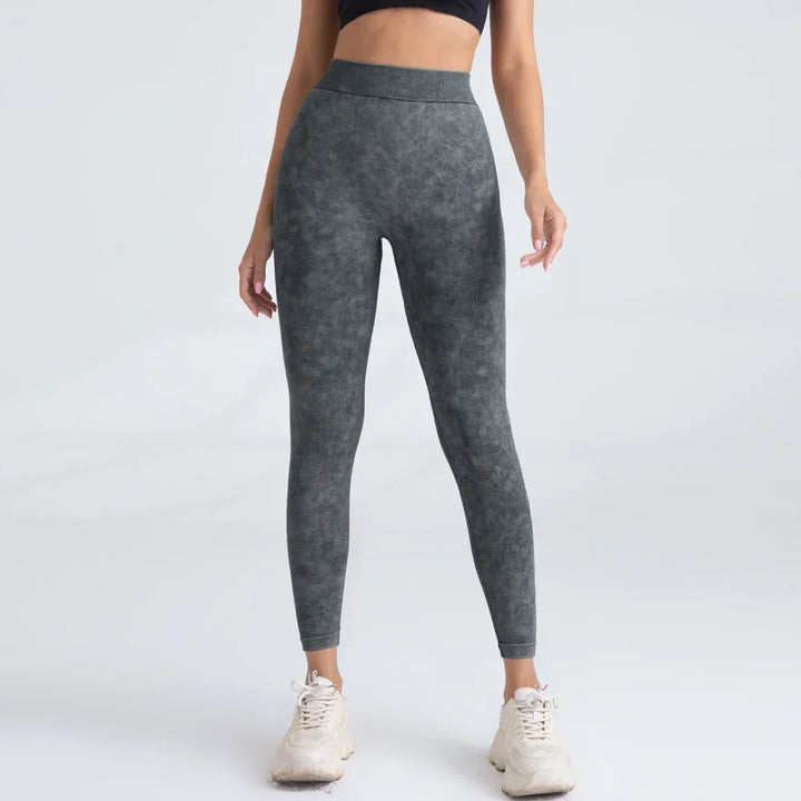 V-Back Scrunch Seamless Yoga Leggings – Push-Up Fit for Women