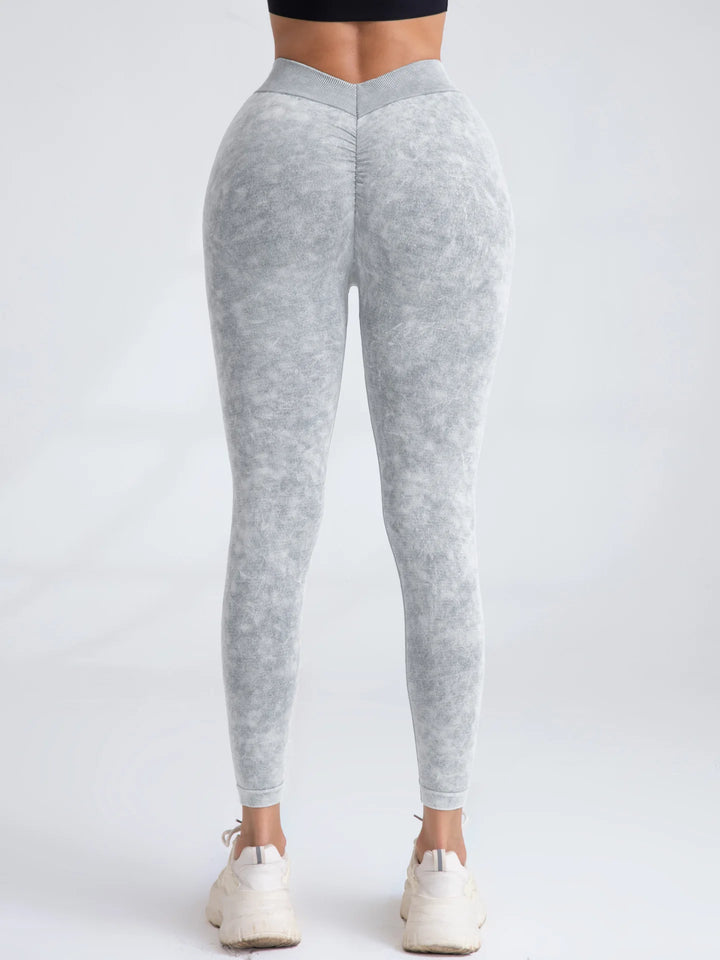 V-Back Scrunch Seamless Yoga Leggings – Push-Up Fit for Women