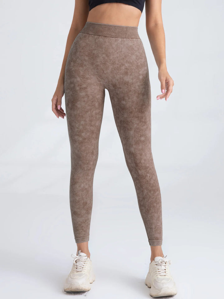 V-Back Scrunch Seamless Yoga Leggings – Push-Up Fit for Women