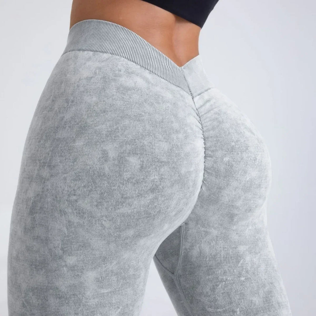 V-Back Scrunch Seamless Yoga Leggings – Push-Up Fit for Women