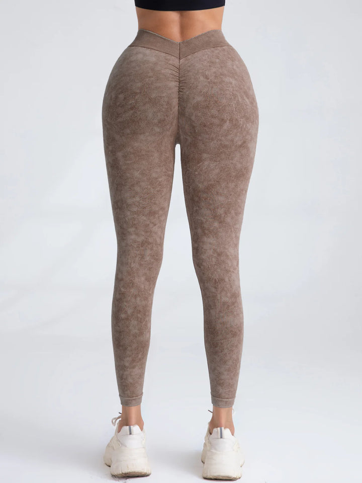 V-Back Scrunch Seamless Yoga Leggings – Push-Up Fit for Women