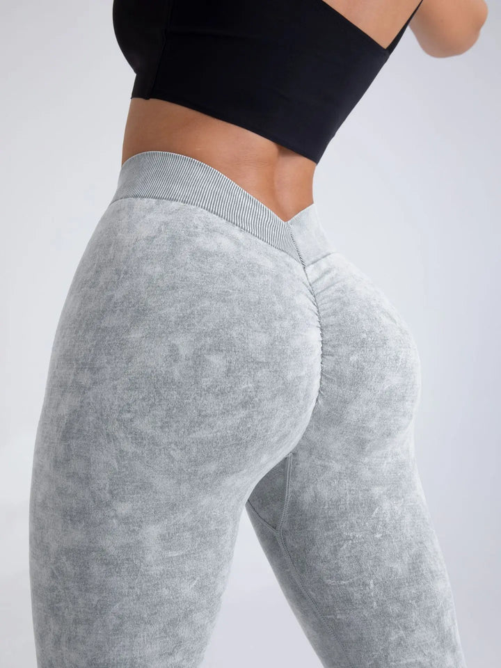 V-Back Scrunch Seamless Yoga Leggings – Push-Up Fit for Women