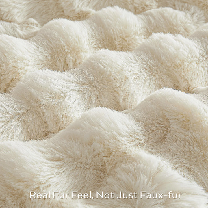 JELLYMONI Faux Fur Throw Blanket, Throw Blanket for Couch, Fuzzy Cozy Plush Bubble Bed Throw Blanket, Thick and Warm Blanket