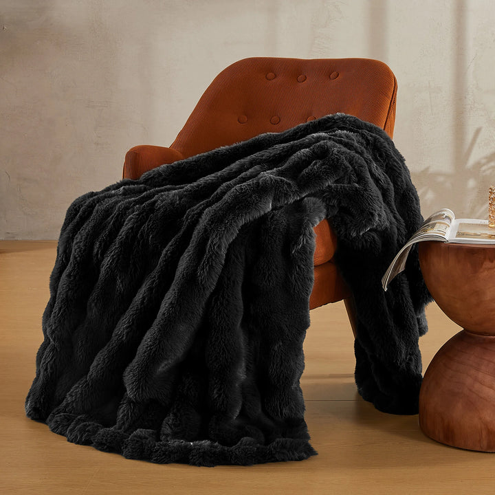 JELLYMONI Faux Fur Throw Blanket, Throw Blanket for Couch, Fuzzy Cozy Plush Bubble Bed Throw Blanket, Thick and Warm Blanket